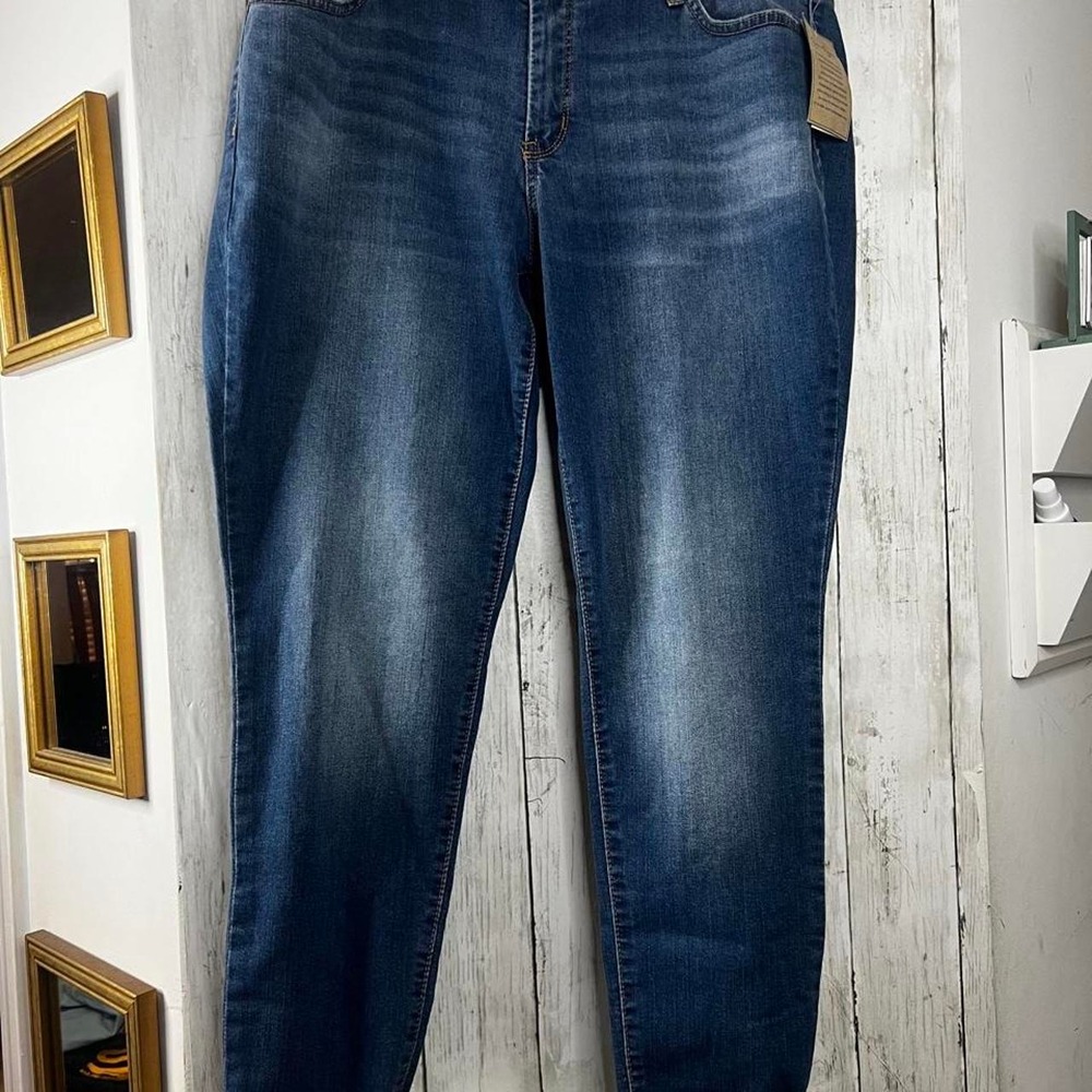 Jessica Simpson NWT Curvy 16 Jeans